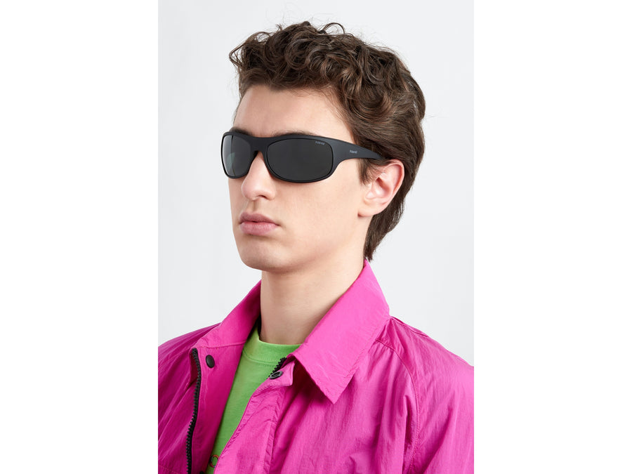 7886
