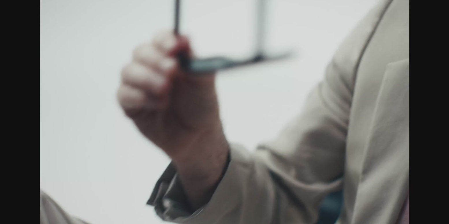 <span class='visually-hidden'>Load video: </span>2