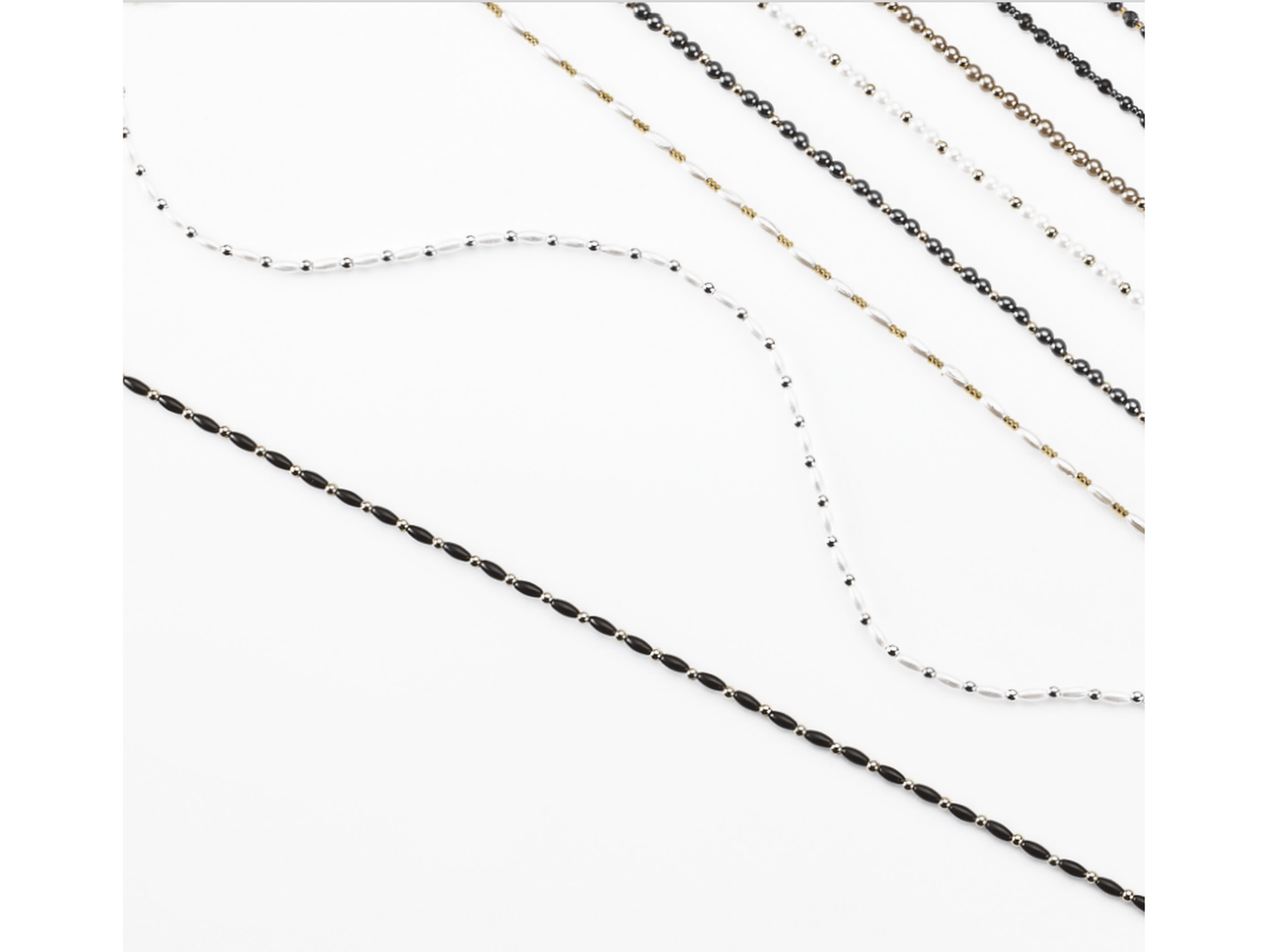 PRAGUE BEAD CHAIN IN black & Silver