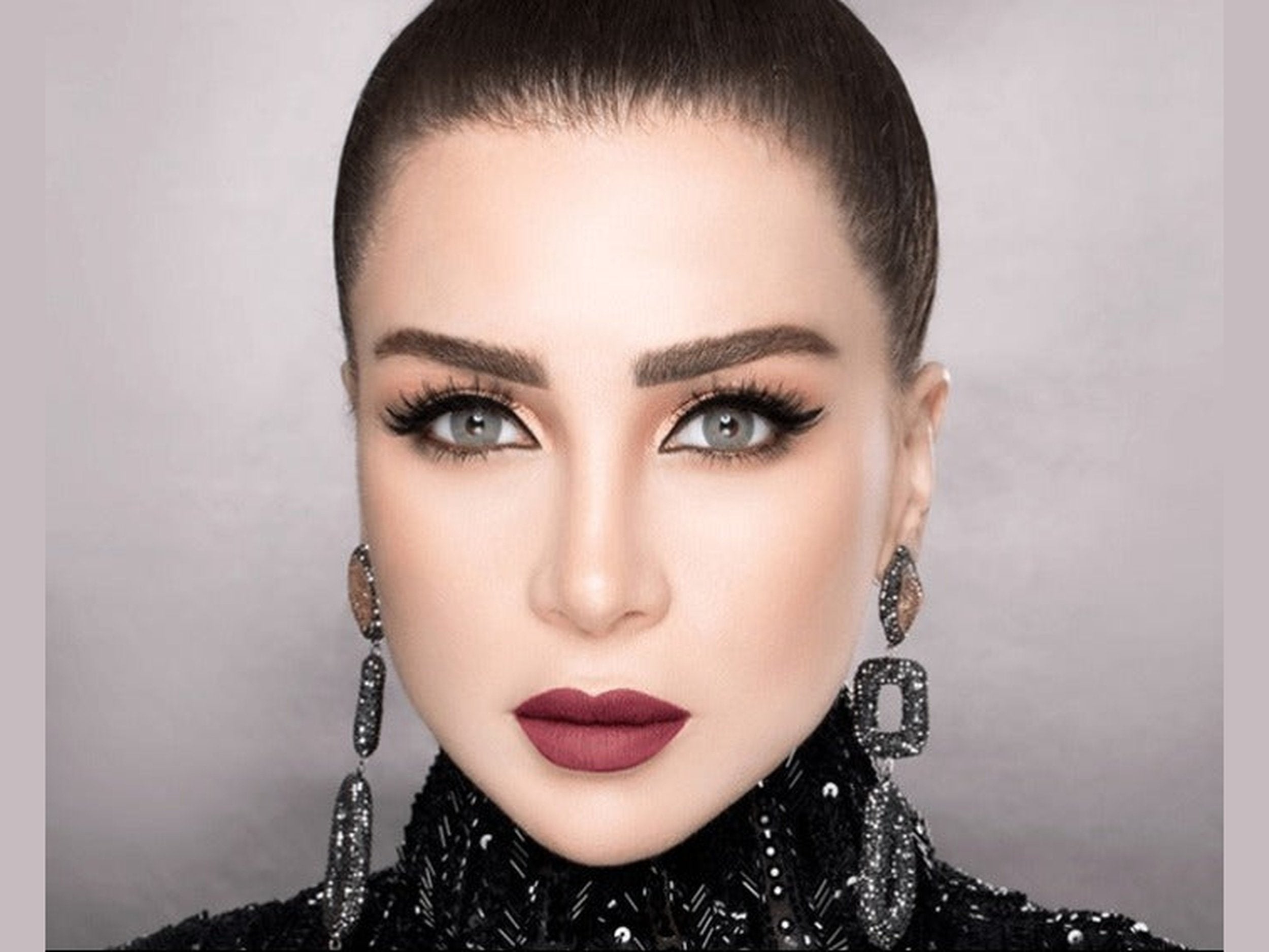 Luminous, Dazzling Green, Luminous